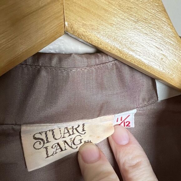 CLEARANCE! Tan Vintage Collared Blouse Size 11/12 EUC - Picture 3 of 3